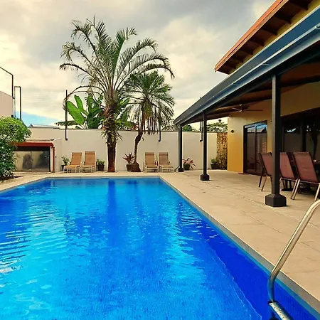 Casa Gris In Jaco Villa